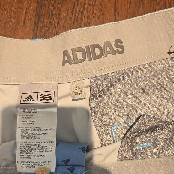 Bundle of adidas, shorts, two great condition, like neil, never worn size, dirty - Picture 5 of 11